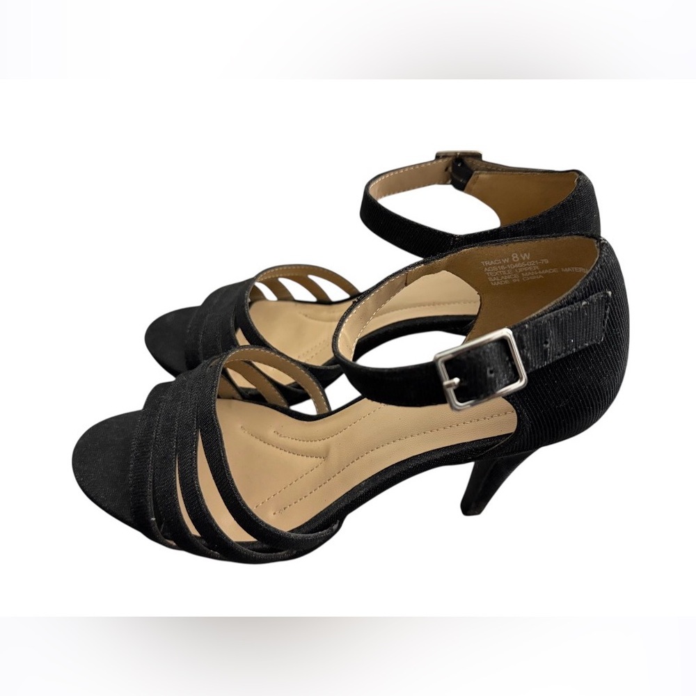 CP Traci Black Strappy Sandals W/ An Ankle Strap Closure and A Med Heel. Size 8W - Picture 3 of 8